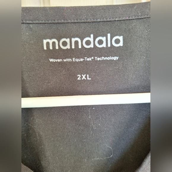 Mandala Womens Plus Sz2X Gray V-Neck Scrub Top - Picture 3 of 6